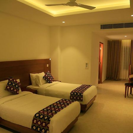 Hotel Victoria International Kattappana ภายนอก รูปภาพ