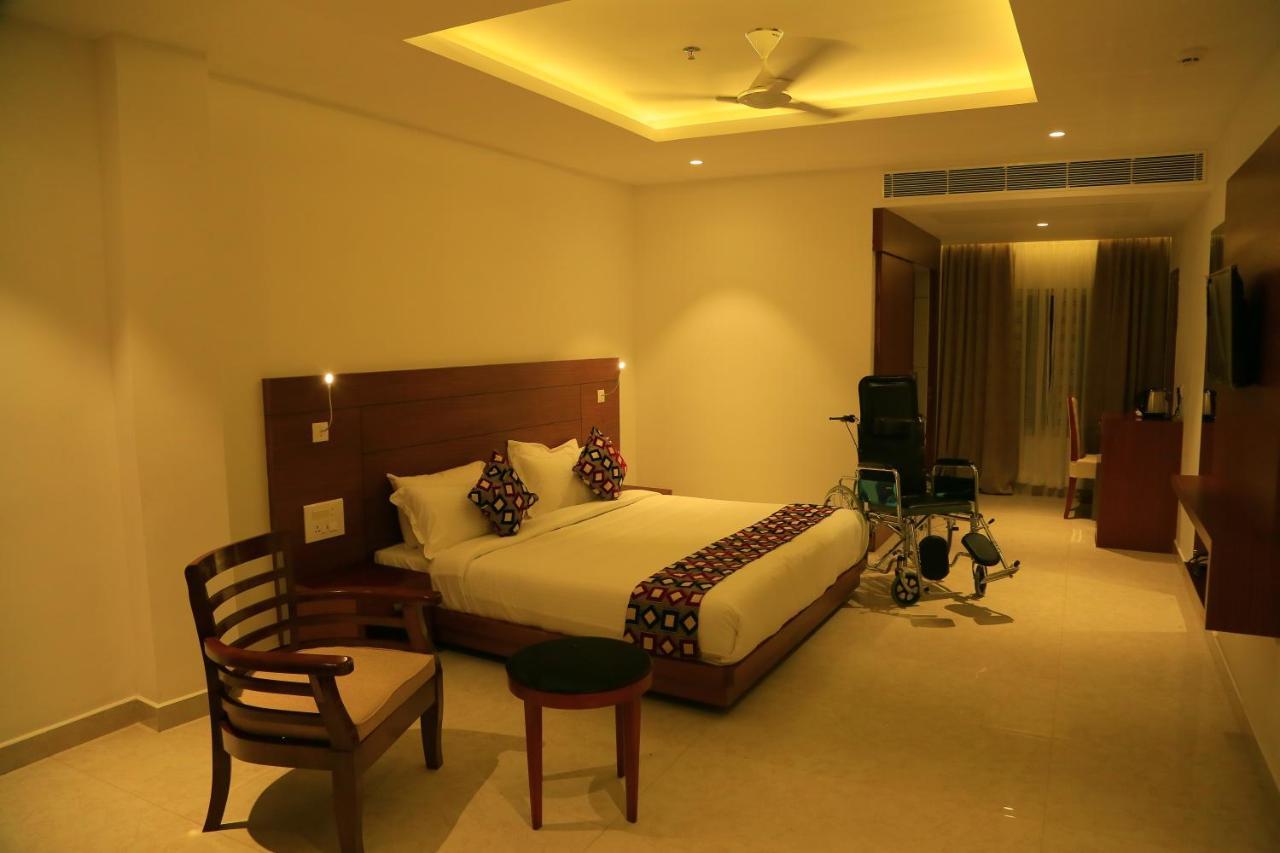 Hotel Victoria International Kattappana ภายนอก รูปภาพ