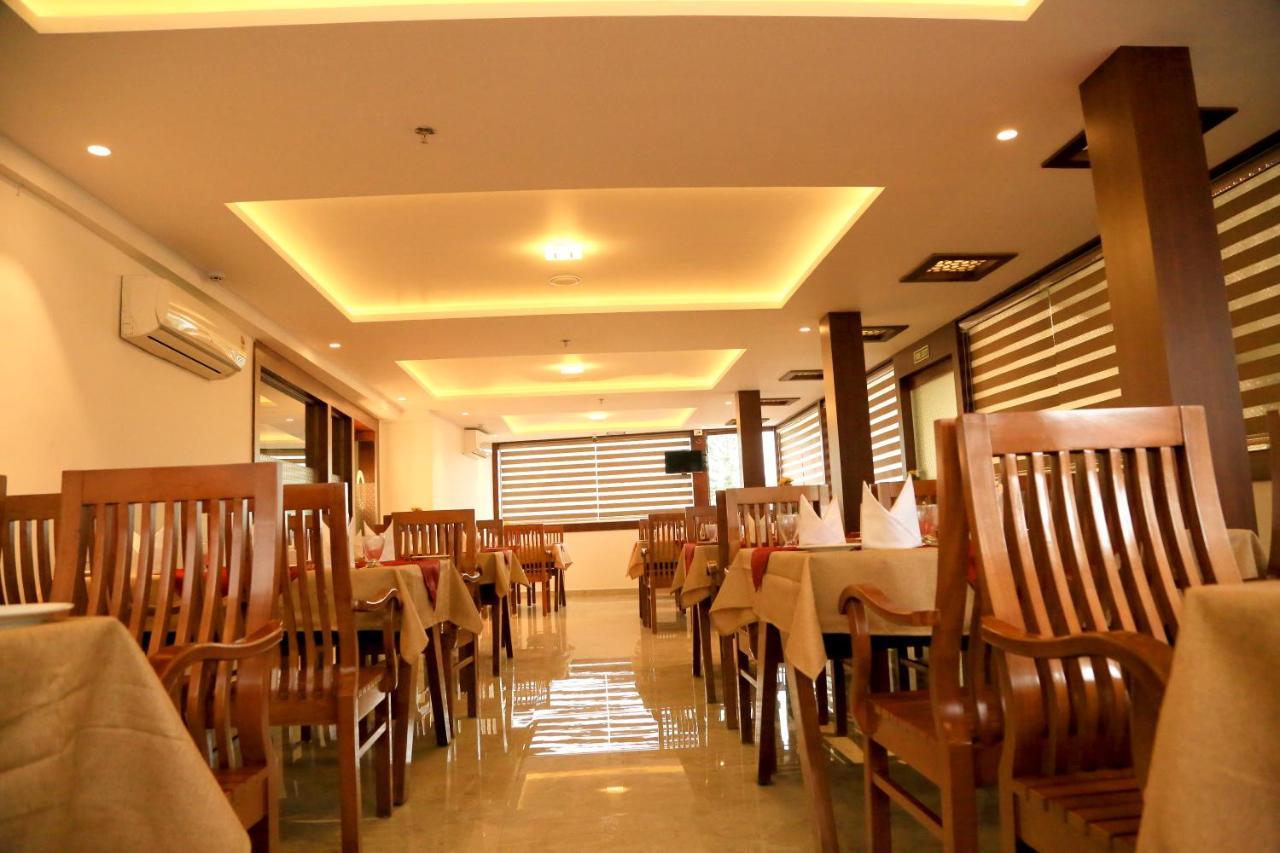 Hotel Victoria International Kattappana ภายนอก รูปภาพ