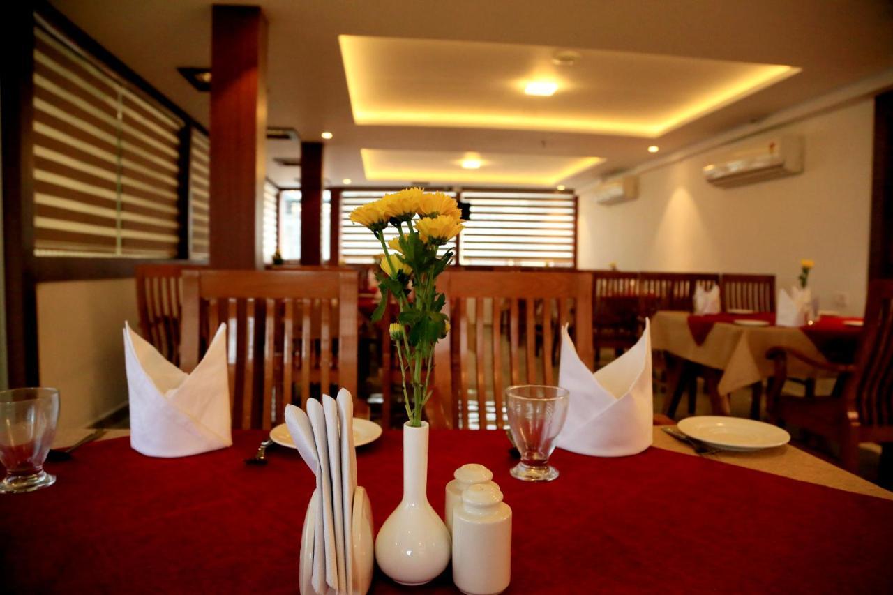 Hotel Victoria International Kattappana ภายนอก รูปภาพ