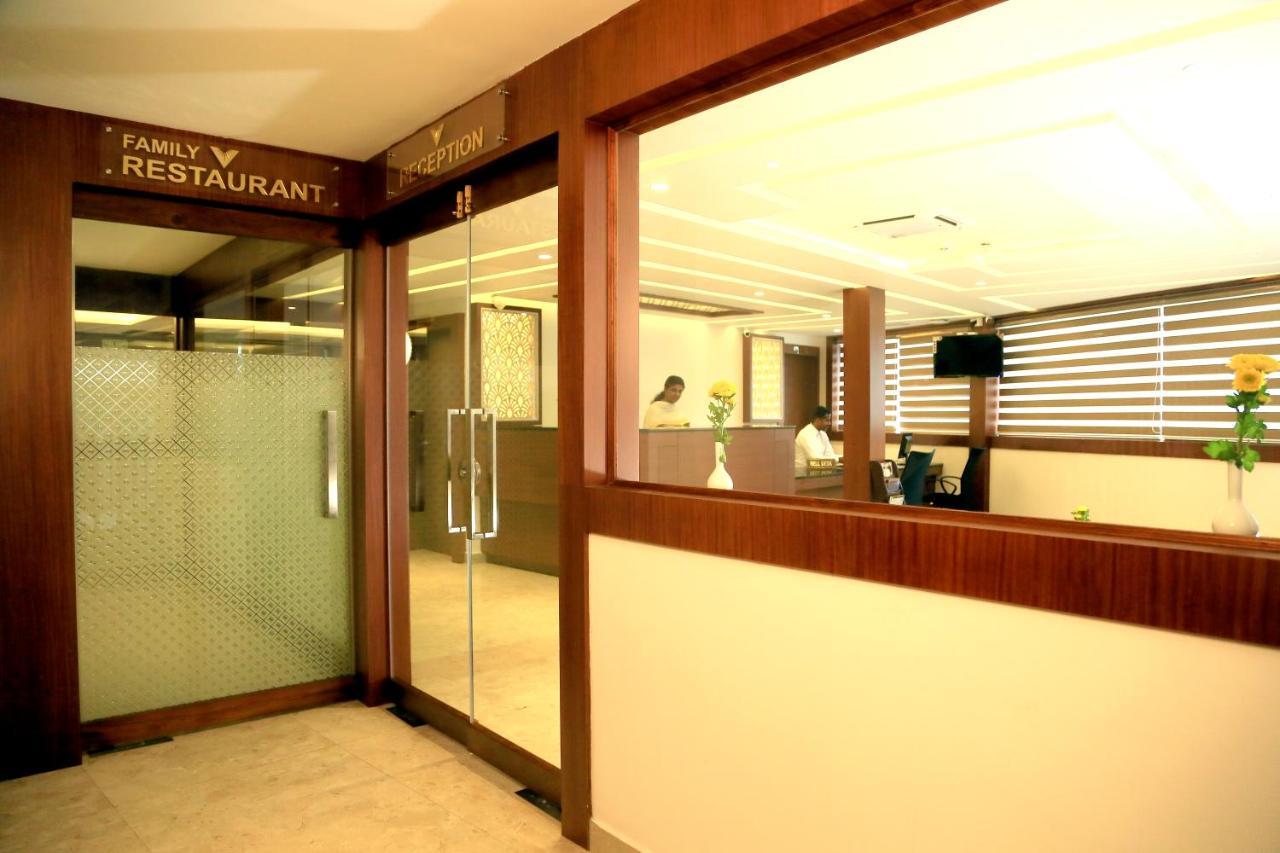 Hotel Victoria International Kattappana ภายนอก รูปภาพ