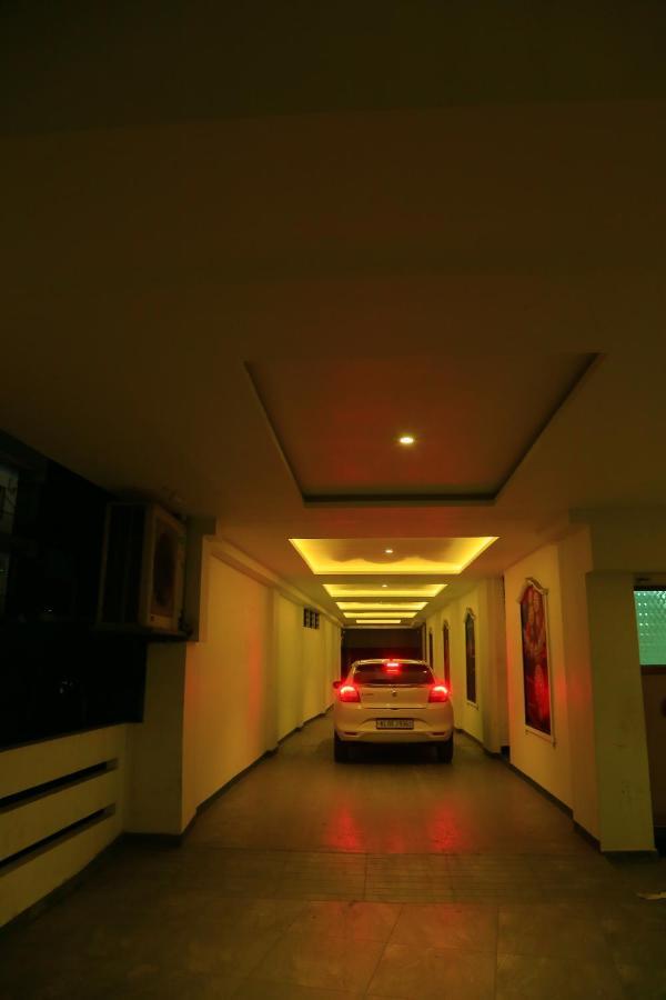 Hotel Victoria International Kattappana ภายนอก รูปภาพ